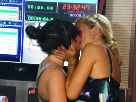 http://media.nrj.fr/436x327/2011/06/emission_du_lundi_27_juin_201123.jpg