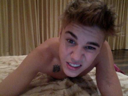 Justin Bieber nous fait découvrir son nouveau tatouage ©NRJ