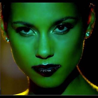 Alicia Keys twitte une photo extraite de son nouveau clip! ©Twitter