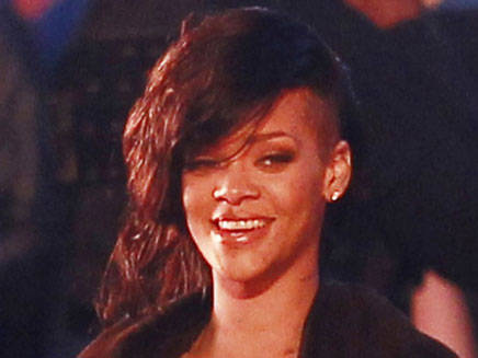 Rihanna_diamonds1
