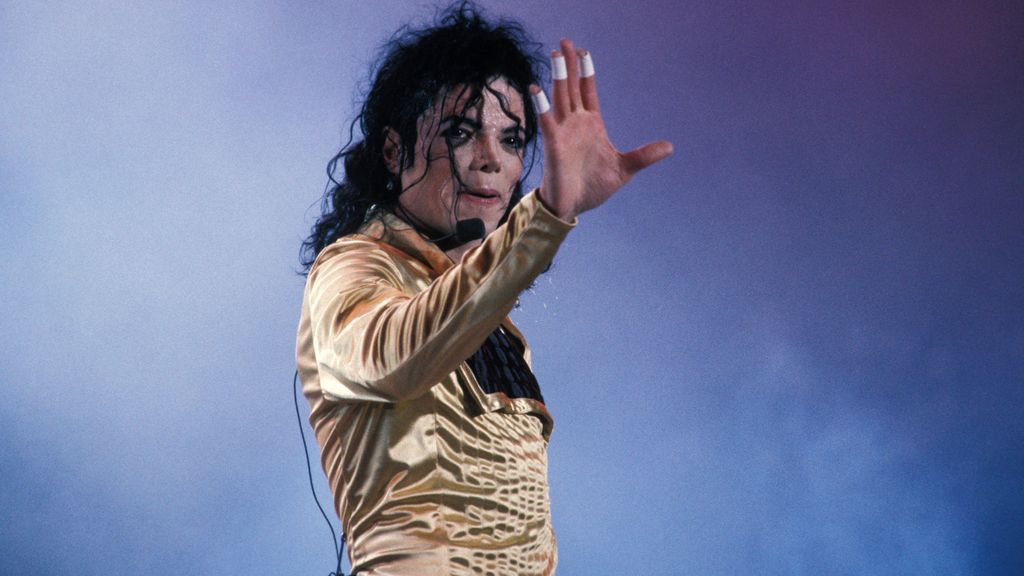 Michael Jackson: pourquoi portait-il des pansements aux doigts