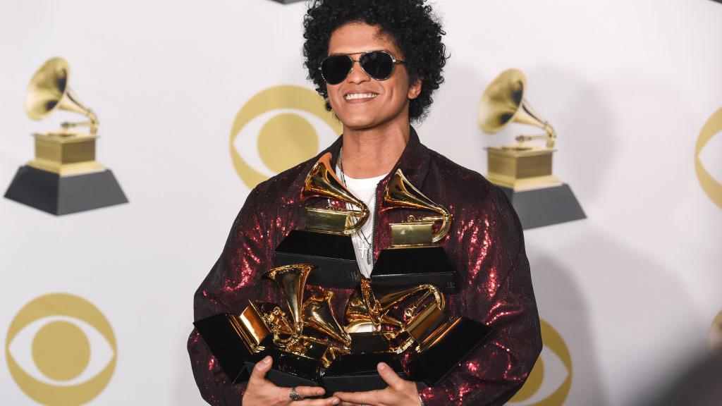 Bruno Mars  Caretas, Cantores, Bruno mars